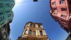House vs. Apartment: Which is Better for Investment?
