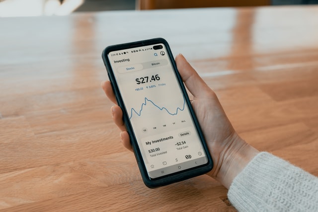 Robo-Advisors vs. Target Date Funds: Which One Is Best?